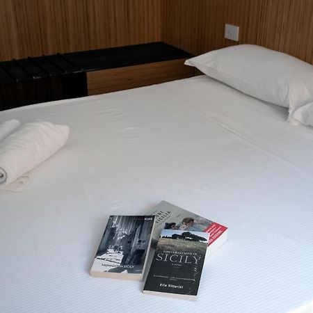 Sognalibro Bed And Books Bed & Breakfast Ragusa Eksteriør bilde